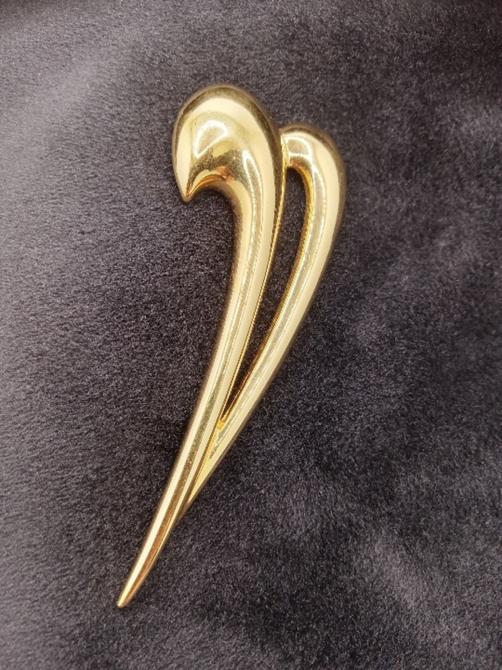 Vintage Monet Gold Tone Modernist Abstract Swoosh Ribbon Brooch Pin 3.25” Signed